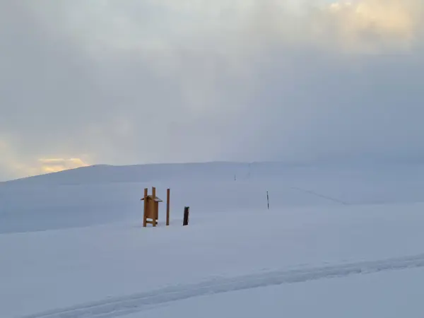 tevno-lake-winter-trekking