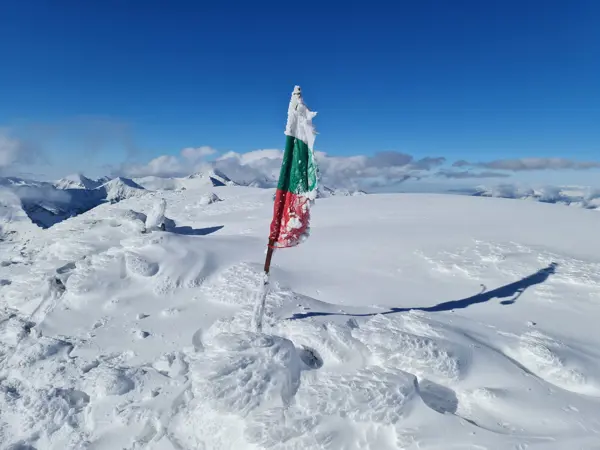 trek-winter-bezbog-polezhan