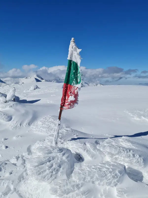 trek-winter-bezbog-polezhan