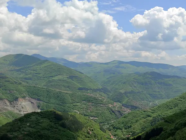 trek-bovska-skaklya-waterfall-bula-peak