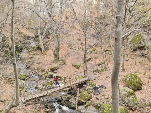 trek-fotinski-waterfall