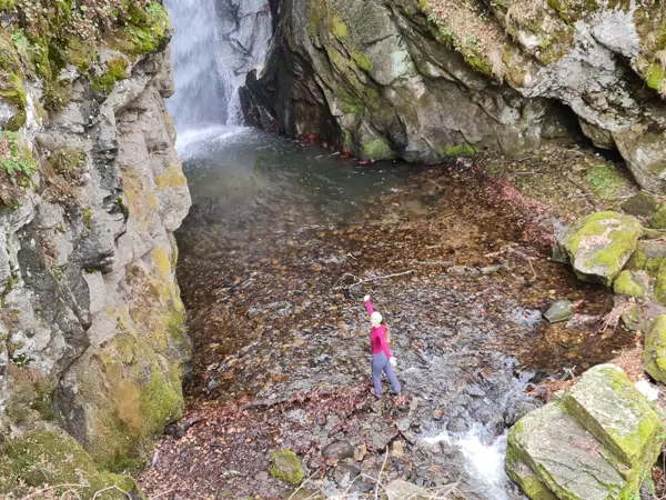 trek-fotinski-waterfall