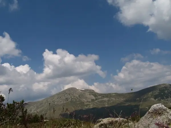 trek-lopushki-peak-lakes