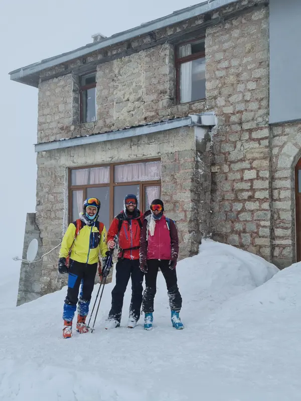 trek-makedonia-hut-angelov-peak