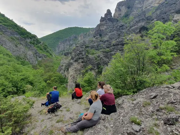 trek-rish-peak-shegava-gorge