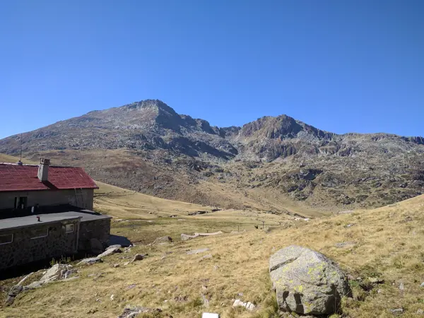 trek-seven-rila-lakes-ivan-vazov-hut